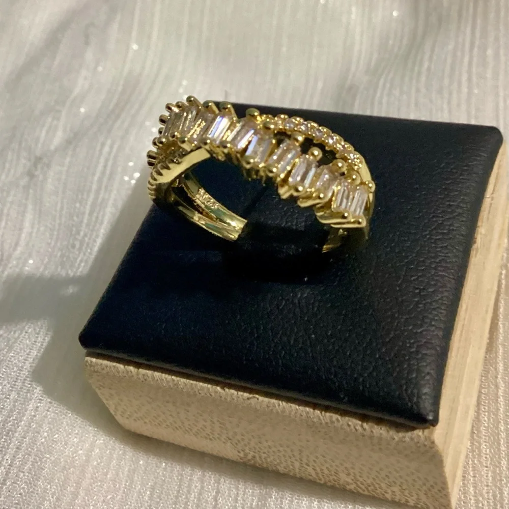 - 💄10k Gold Vermeil baguette CZ DiamondCrisscross band - Picture 7 of 17